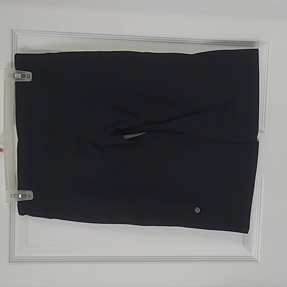 Vintage Lululemon Black Knee-Length Shorts Inseam 12" - Picture 3 of 4